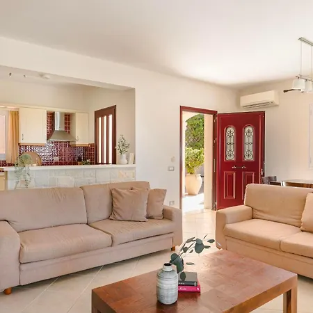 Dina By Vintage Travel