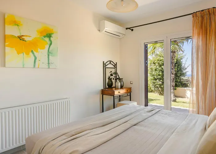 Dina By Vintage Travel